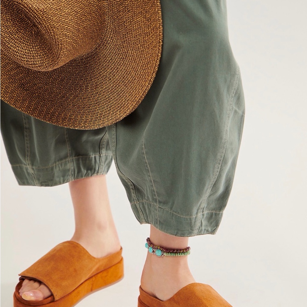 Women's Tan Platform Slides - US 7-7.5